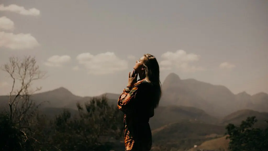 Addiction Recovery Nashville | woman on mountain